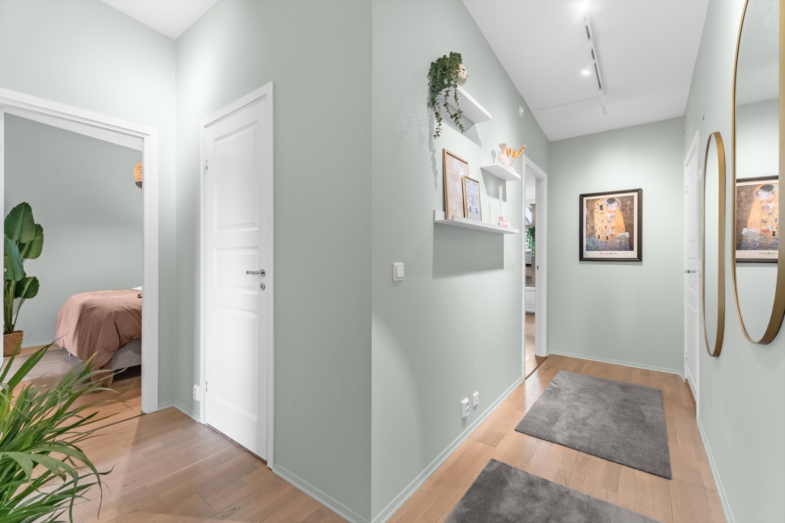 Fra gangen har man direkte tilknytning til en innvendig bod Galleribilde