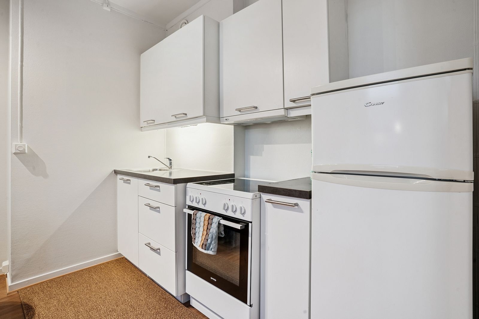 Kjøkken, boligen er fullt møblert og alle hvitevarer medfølger Galleribilde