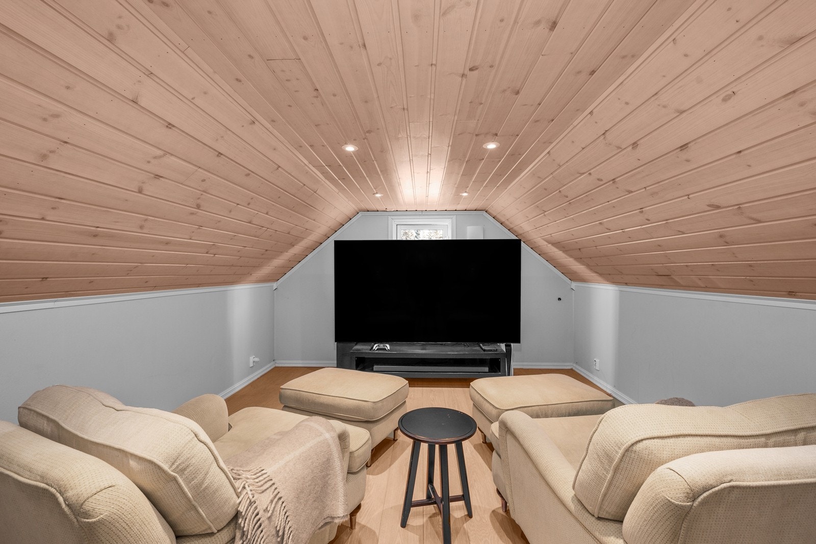 Hems over garasje Galleribilde