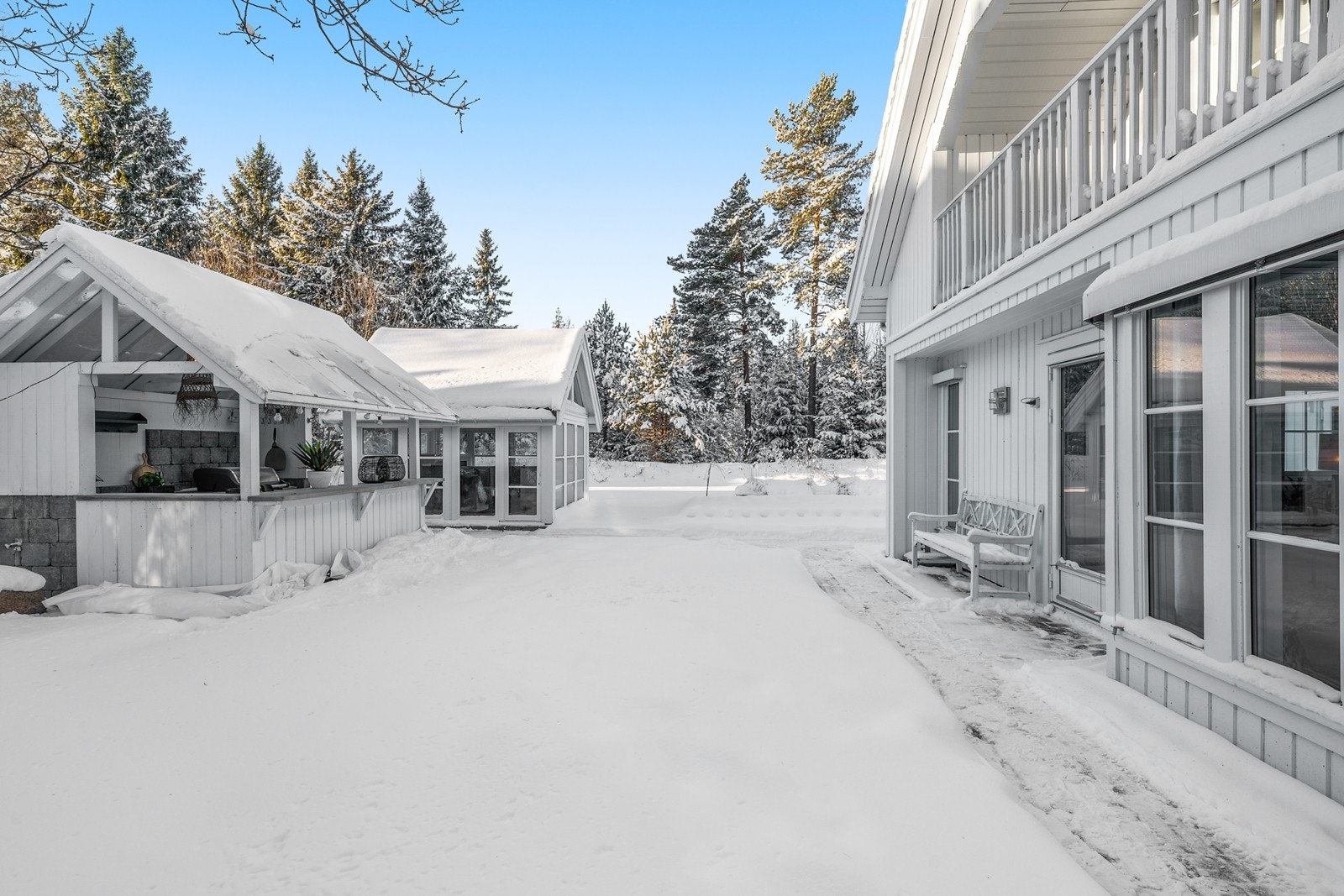 Utekjøkken v/svømmebassenget Galleribilde