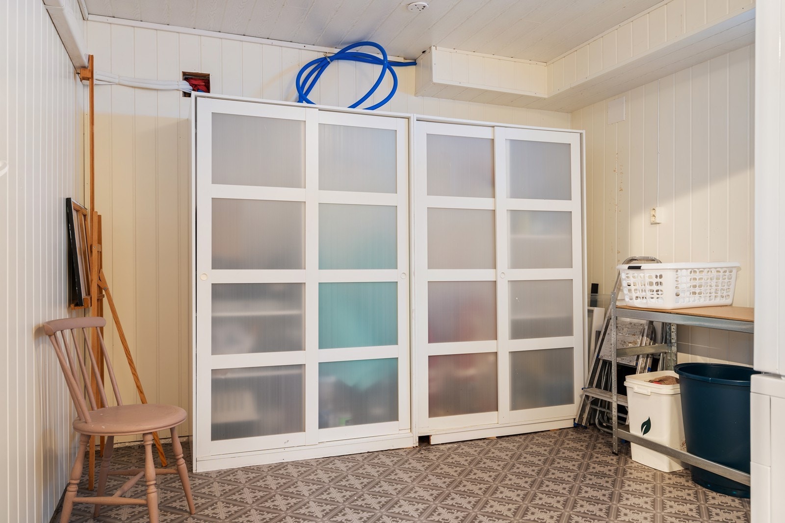 Vaskerommet har god plass til både skap og benkeplate. Galleribilde