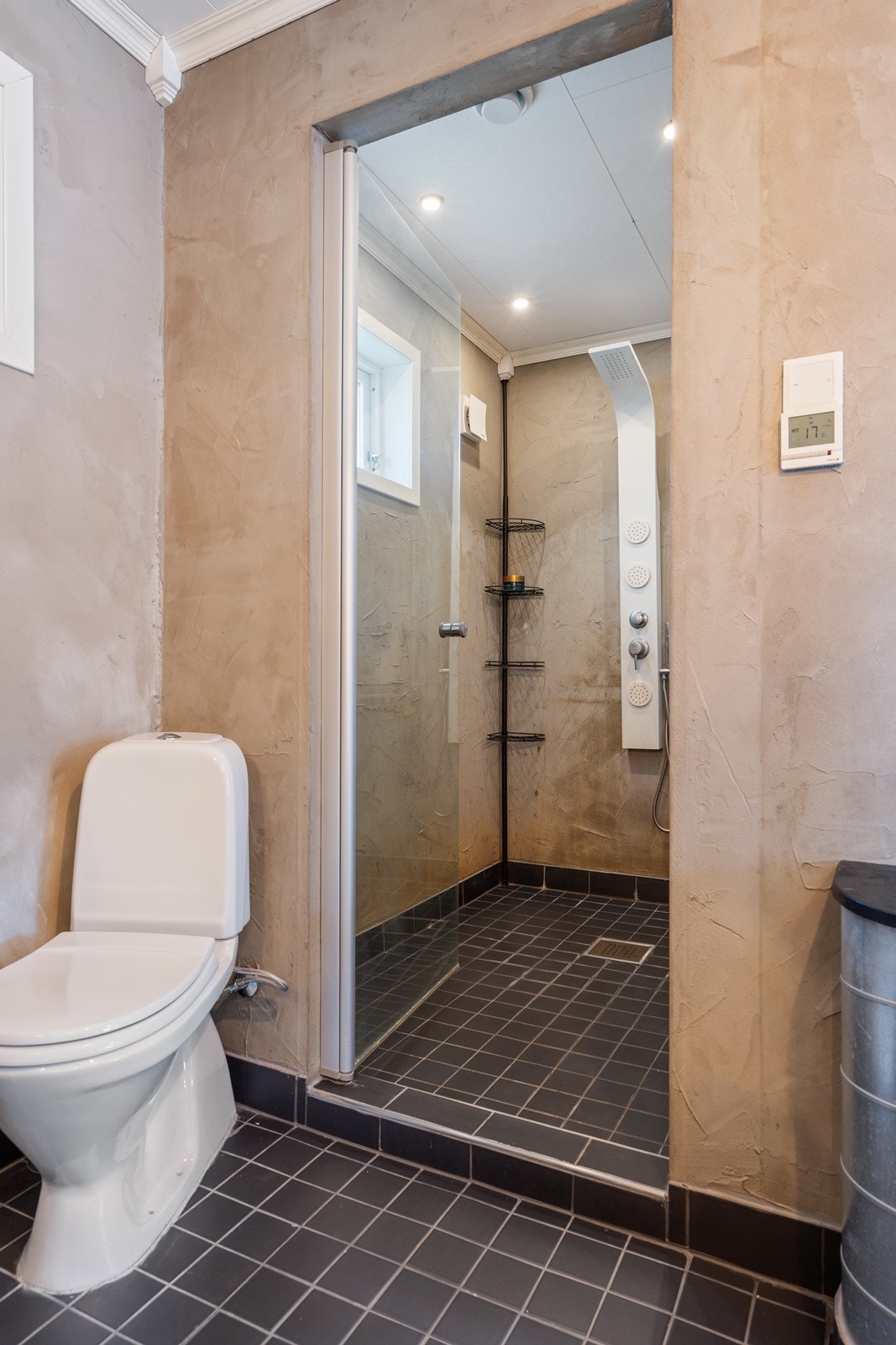 Dusjnisjen er svært romslig Galleribilde