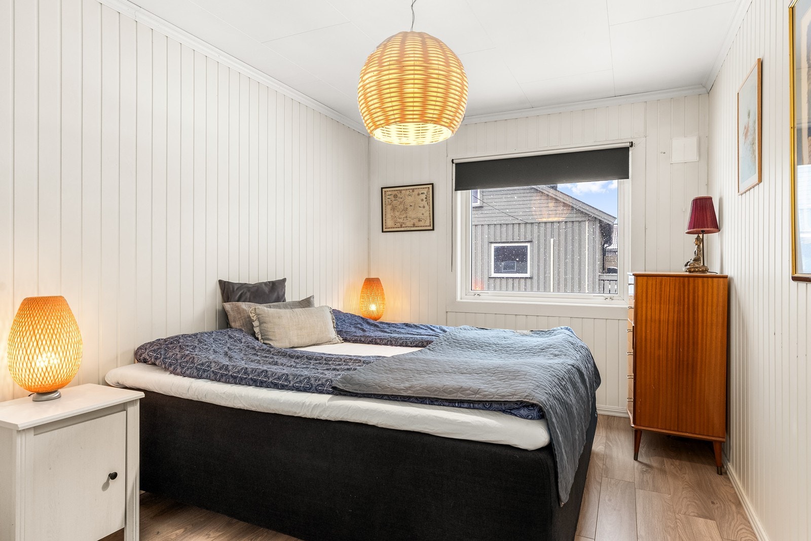 Hovedsoverommet har god plass til dobbeltseng og tilhørende møblement. Galleribilde