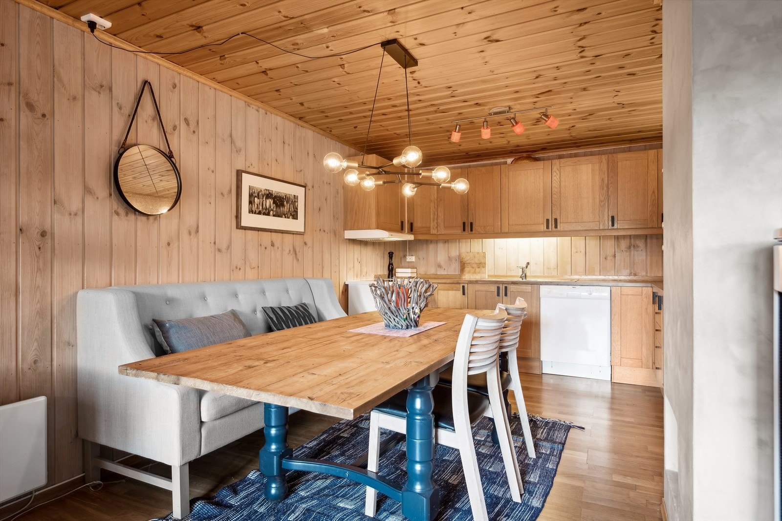 Her er det plass til spisebord av god størrelse. Galleribilde