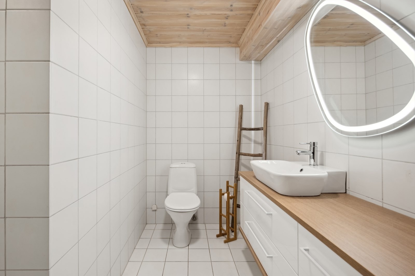 Baderommet har innlagt varmekabler i gulvet. Galleribilde