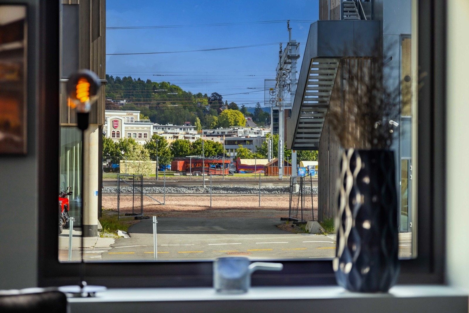 Kort vei til togstasjon og sentrum. Galleribilde