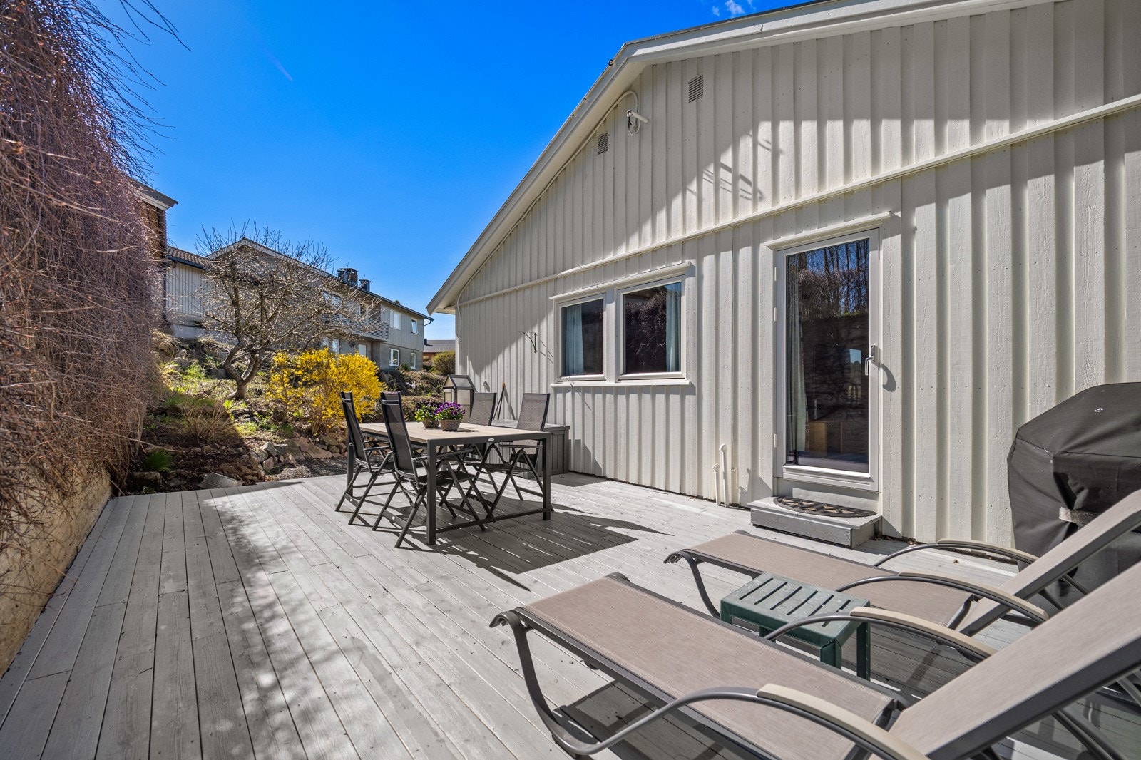 Flott enebolig beliggende i et etablert boligområde mellom Filtvet og Tofte! Galleribilde