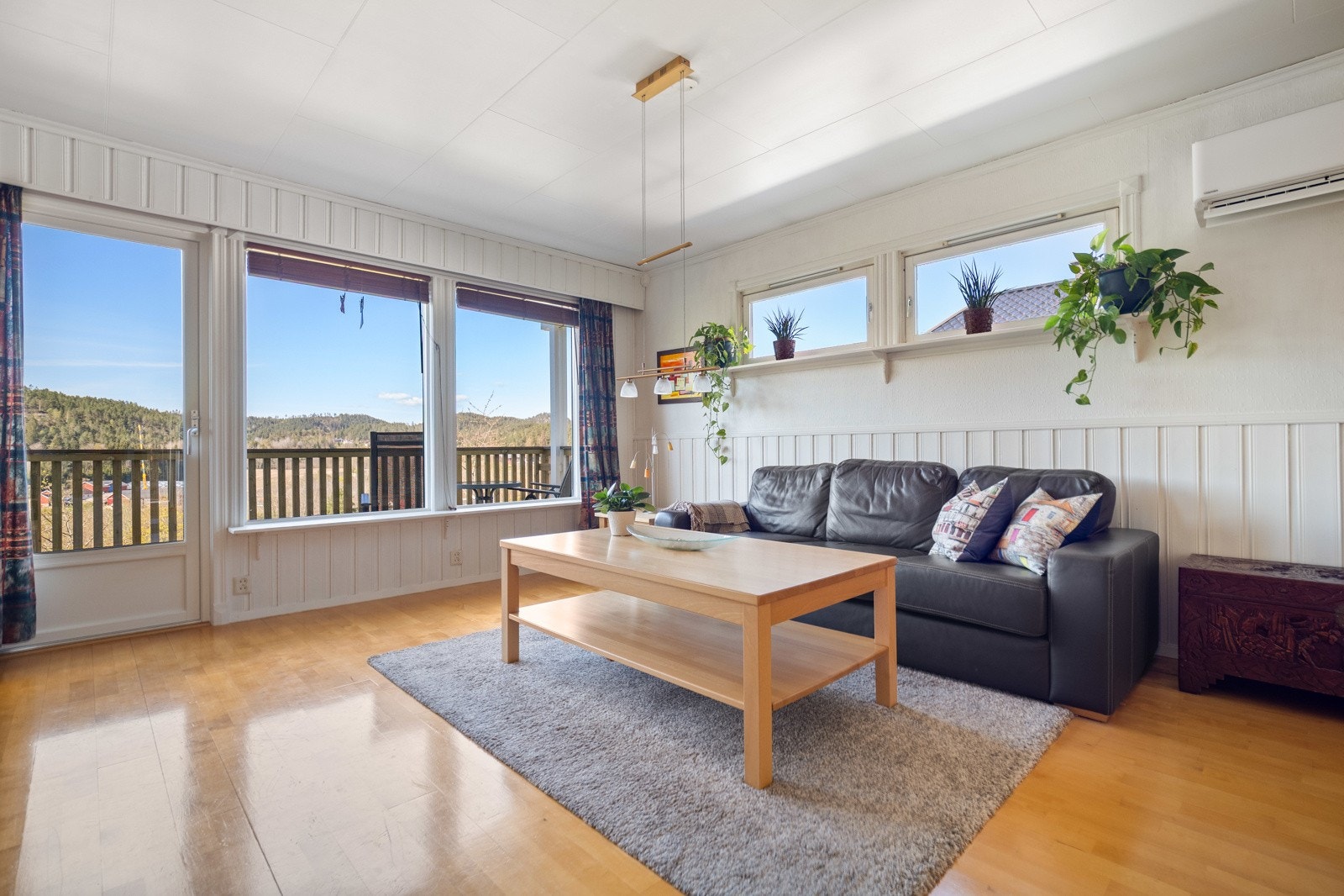 Videre utgang til veranda. Galleribilde