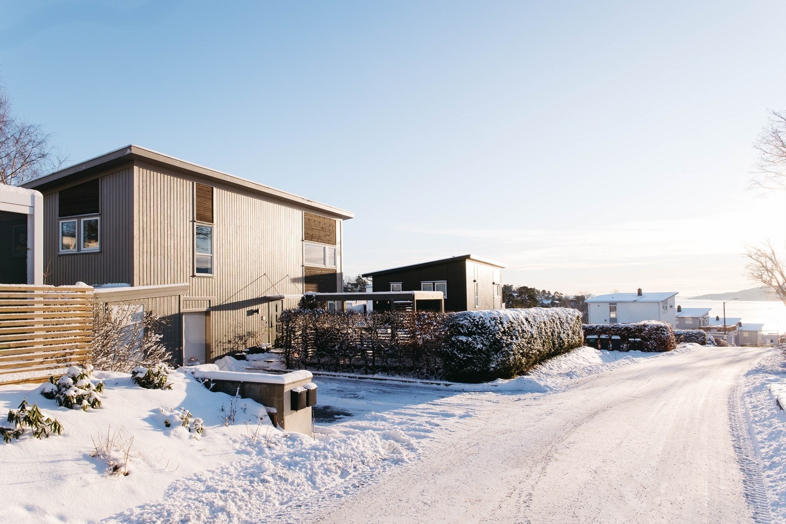 Sogstikollen 40B presenteres av Joachim Norum Larsen i DNB Eiendom - velkommen til visning av en familievennlig funkisbolig! Galleribilde