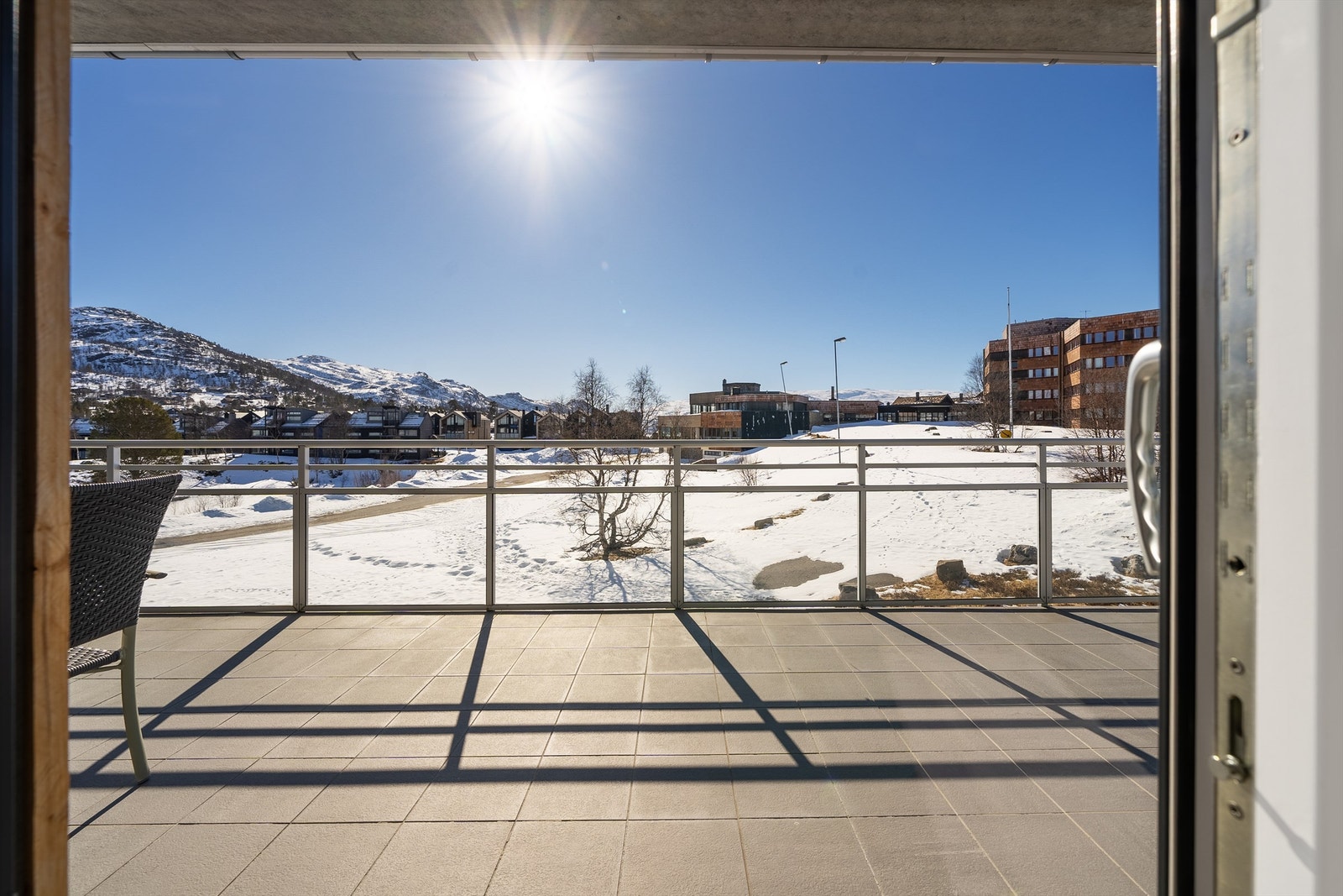 Flott veranda med fri utsikt Galleribilde