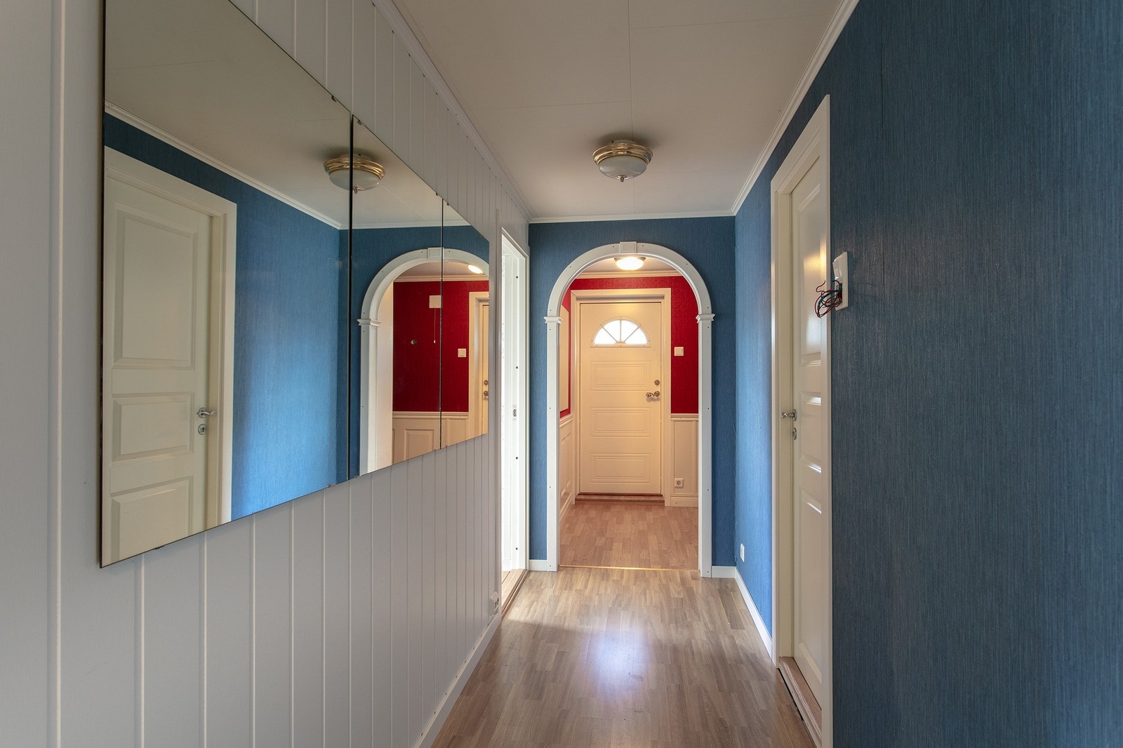 Gang i underetasje - egen inngang. (Rom i etasjen er ikke bruksendret fra tilleggsdel til boligrom) Galleribilde