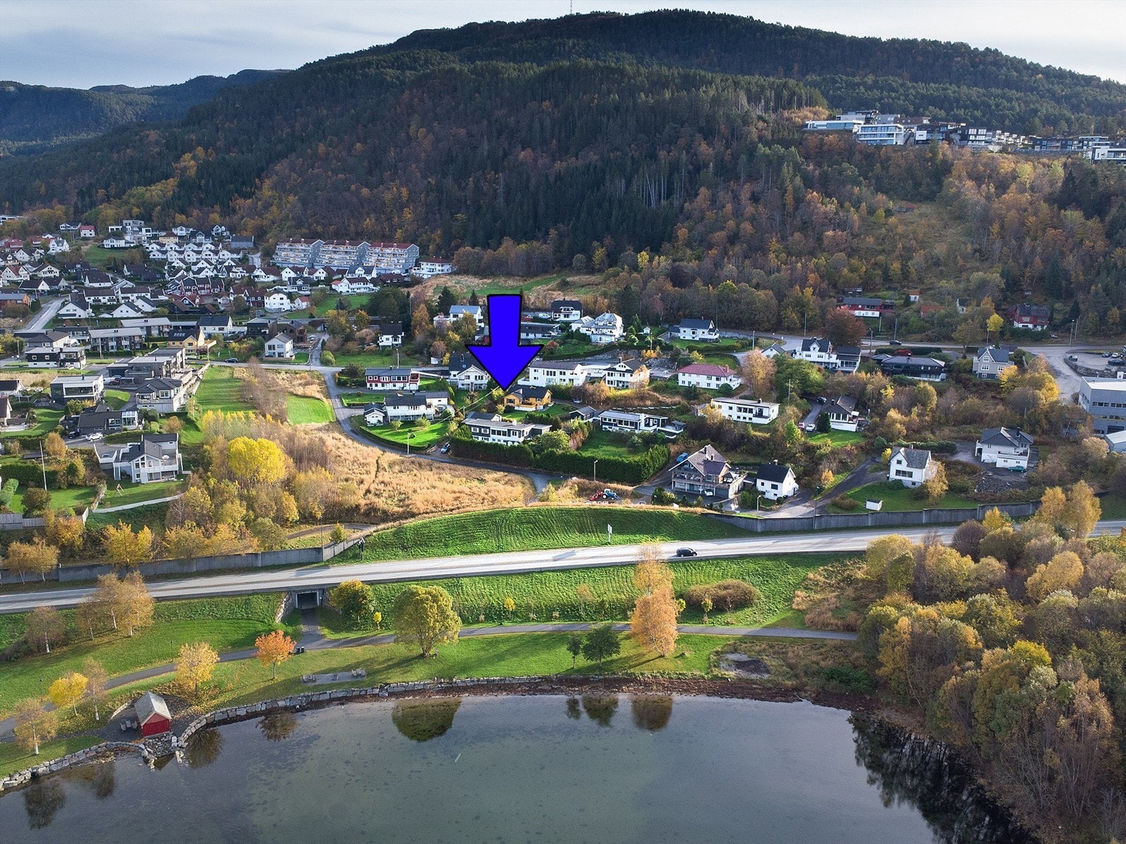 Møremegling ved Nils Arne Riise, Eiendomsmegler MNEF har gleden av presentere Karneles Veg 10 Galleribilde