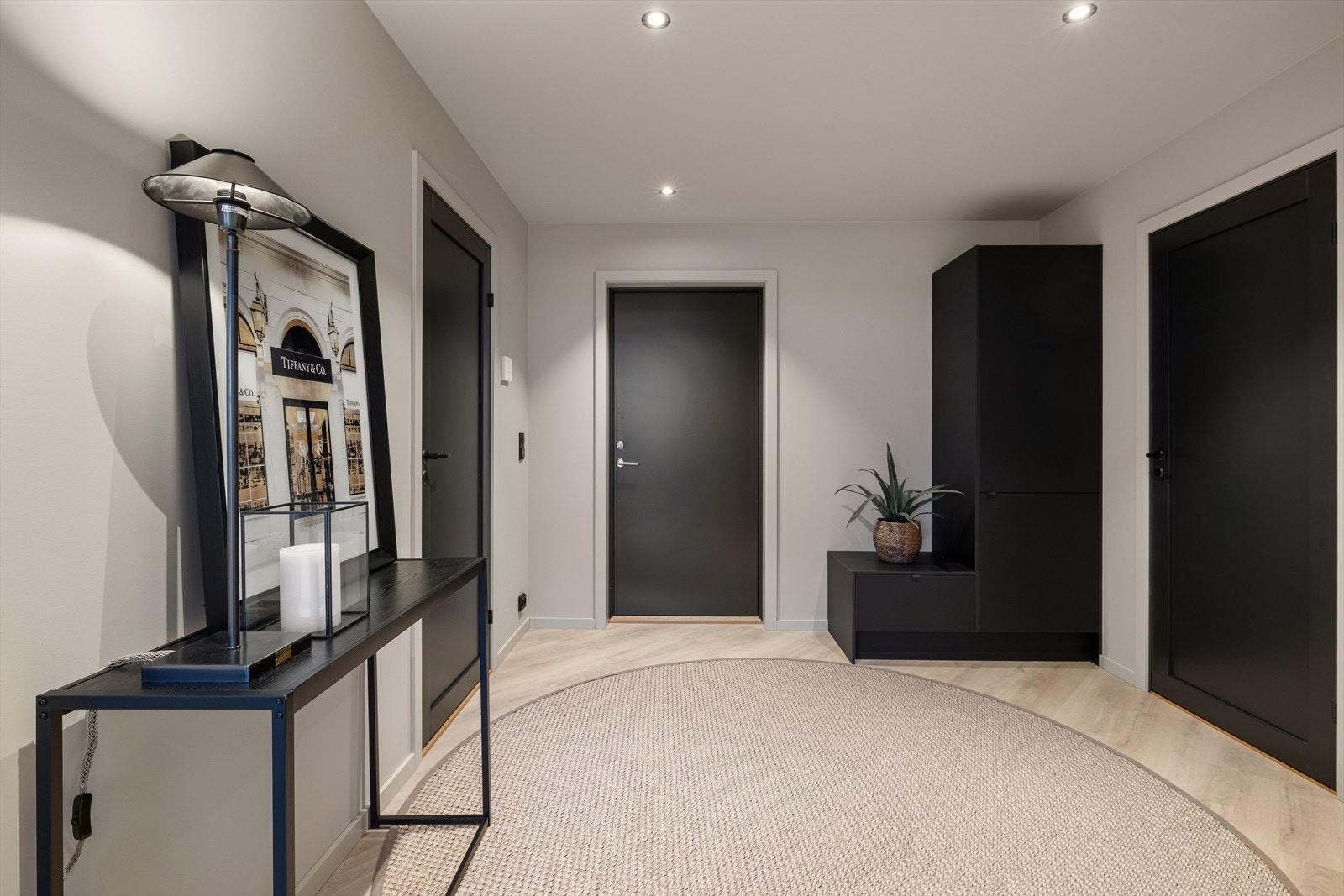 Velkommen inn! Internt bruksareal på 81 kvm. Leiligheten har ikke vært bebodd. Galleribilde