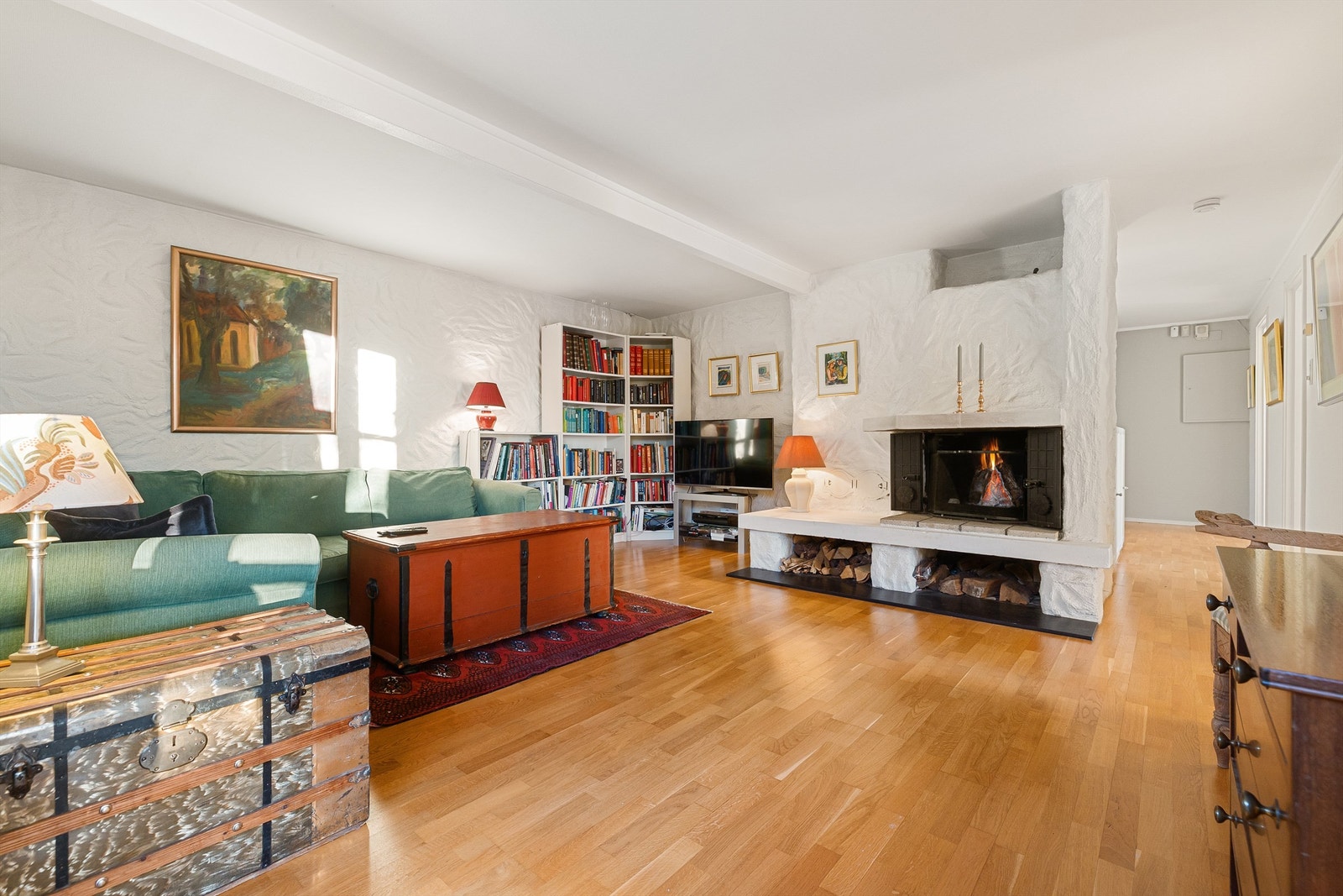 Åpen peis og god romfølelse. Galleribilde