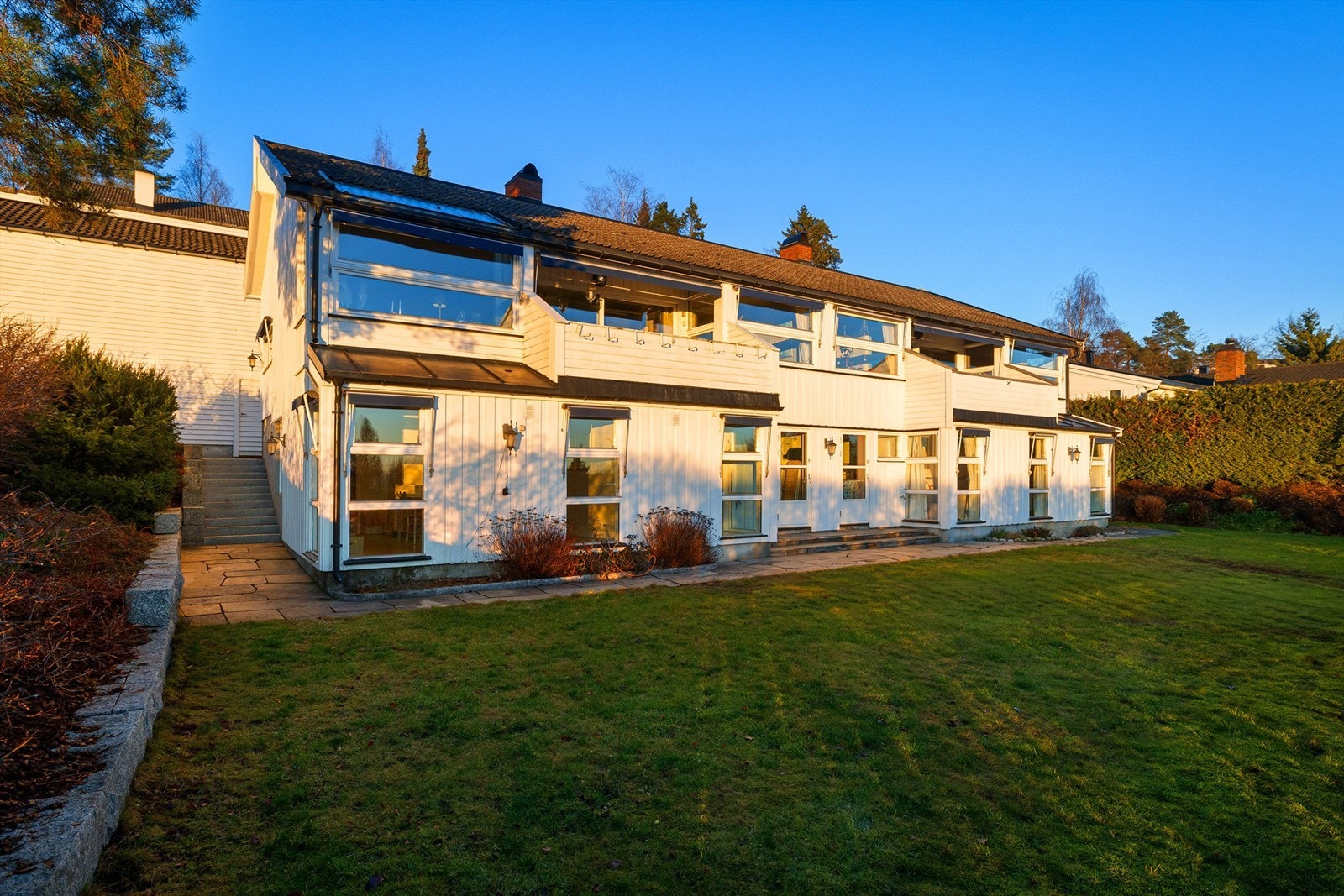 Velkommen til Løkkaskogen 32B - en halvpart vertikaldelt bolig i et attraktivt og barnevennlig område. Foto: Trond Walsø / Walso Work Galleribilde