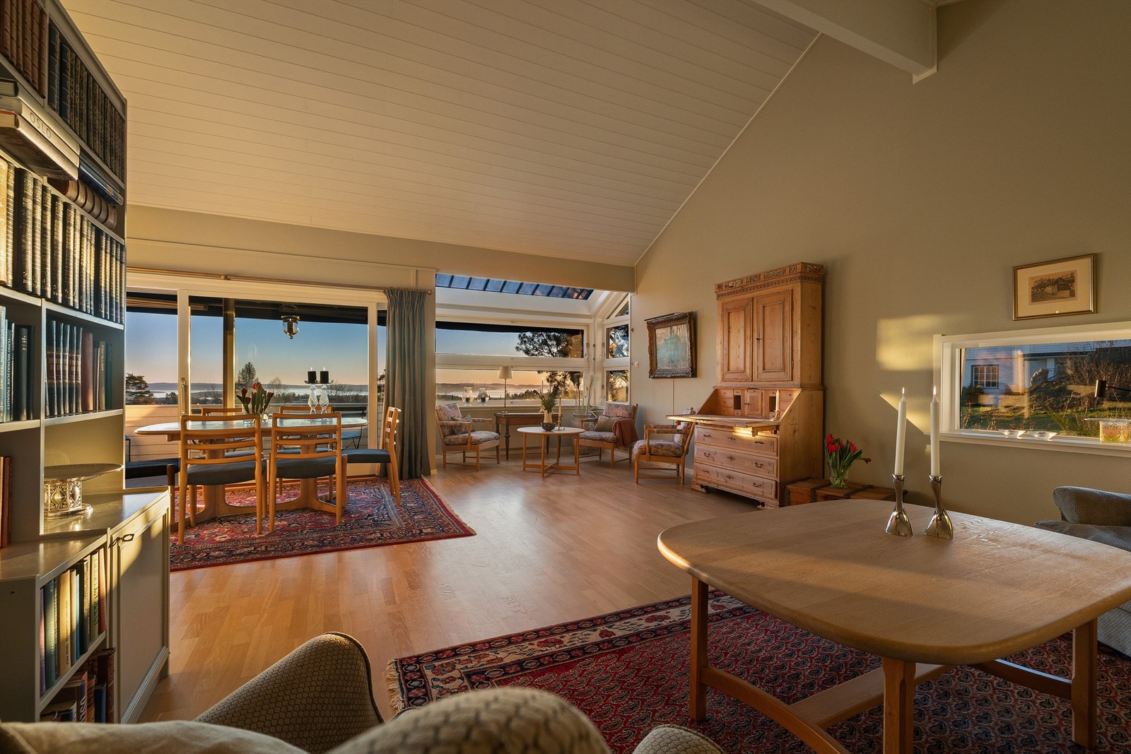 Tydelige soner gir fleksible møbleringsmuligheter. Foto: Trond Walsø / Walso Work Galleribilde