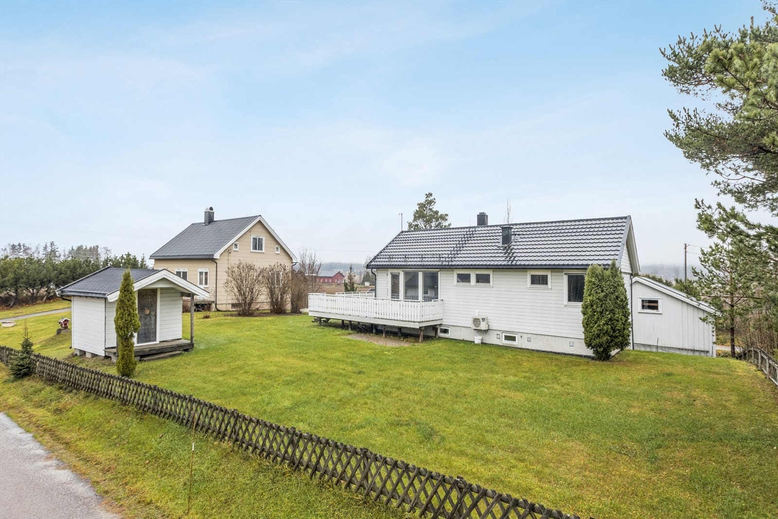 En innholdsrik enebolig med en fredelig og barnevennlig beliggenhet i Åsnes kommune. Galleribilde