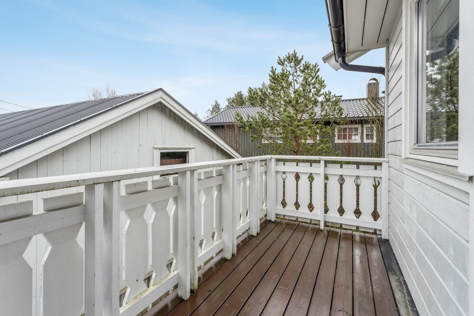 En lun og privat uteplass med adkomst direkte fra et av soverommene. Galleribilde