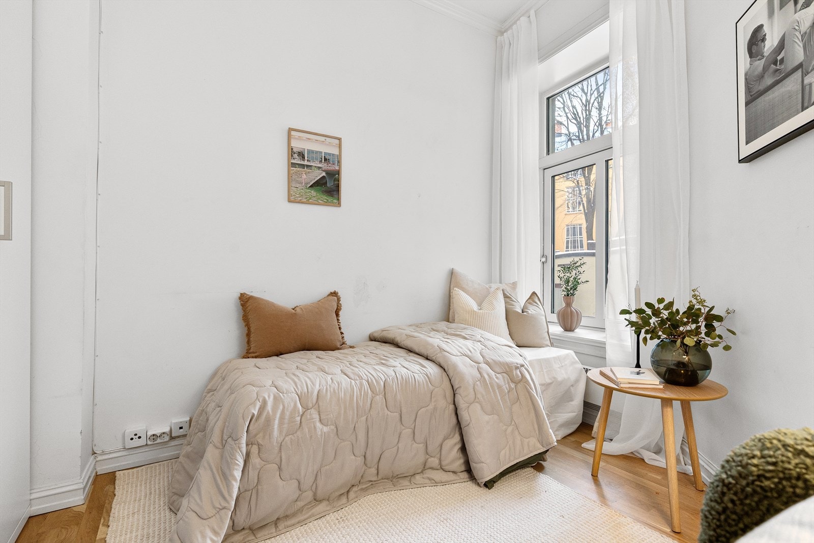 Leiligheten har en gjennomtenkt planløsning med stue/soverom, hybelkjøkken og bad. Galleribilde