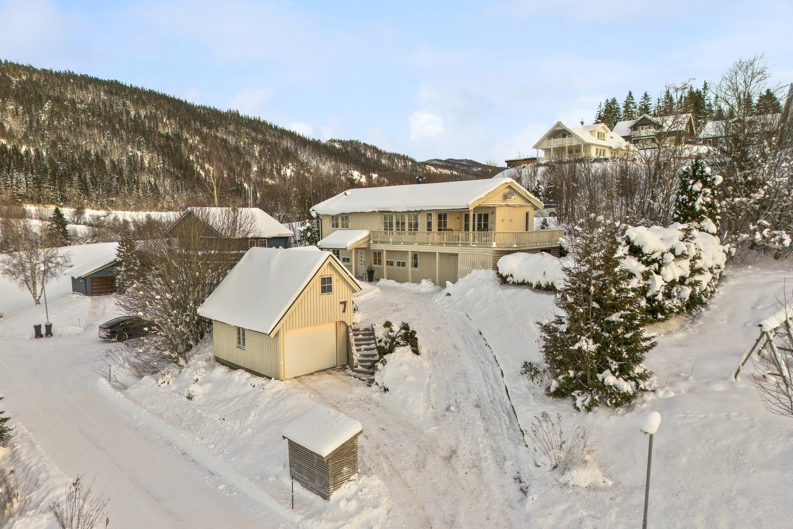Velkommen til Nerhåven 7, presentert av EiendomsMegler 1 v/ Jim Håkon Ryan Karlsen. Foto: ELW media (Espen Wåde) Galleribilde
