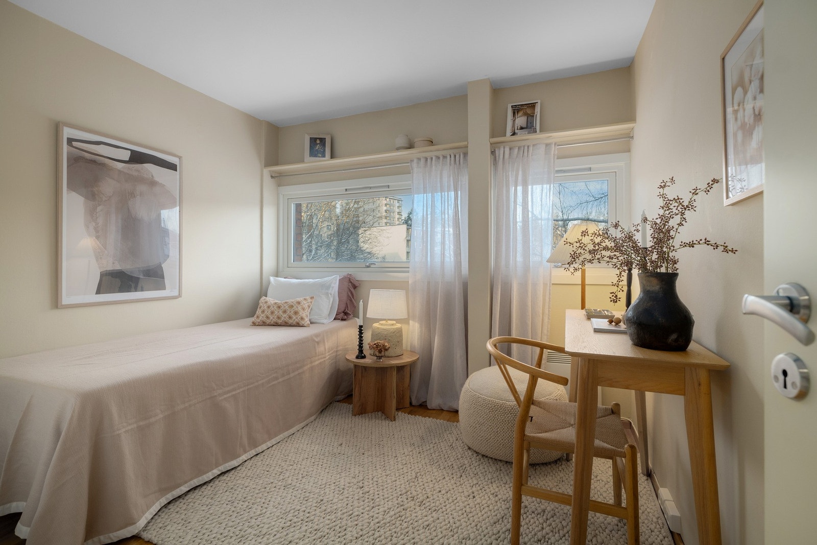 Soverom III fungerer utmerket som soverom eller hjemmekontor. Mulighet for etablering av et fjerde soverom. Galleribilde