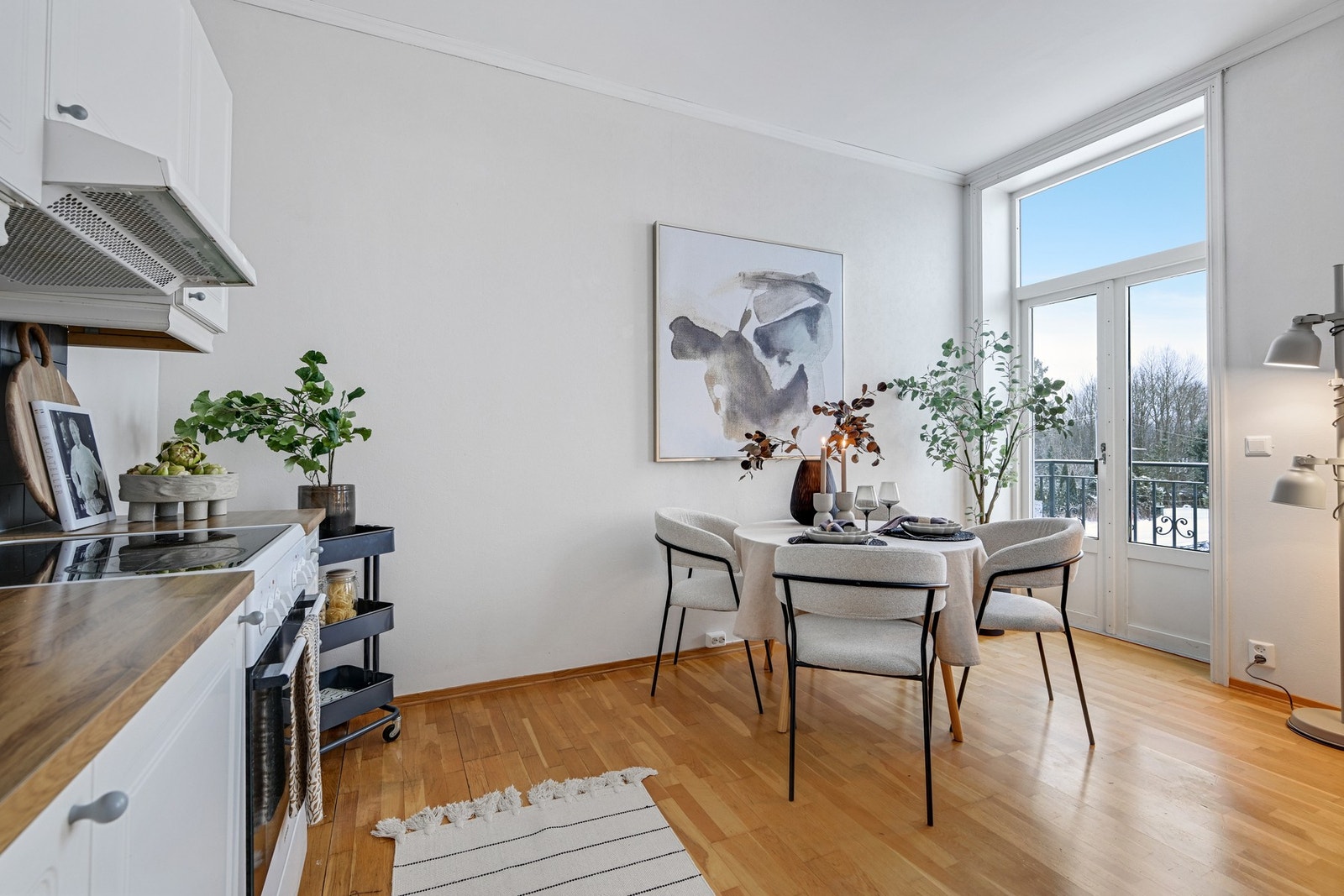 Herfra er det utgang til den ene balkongen Galleribilde