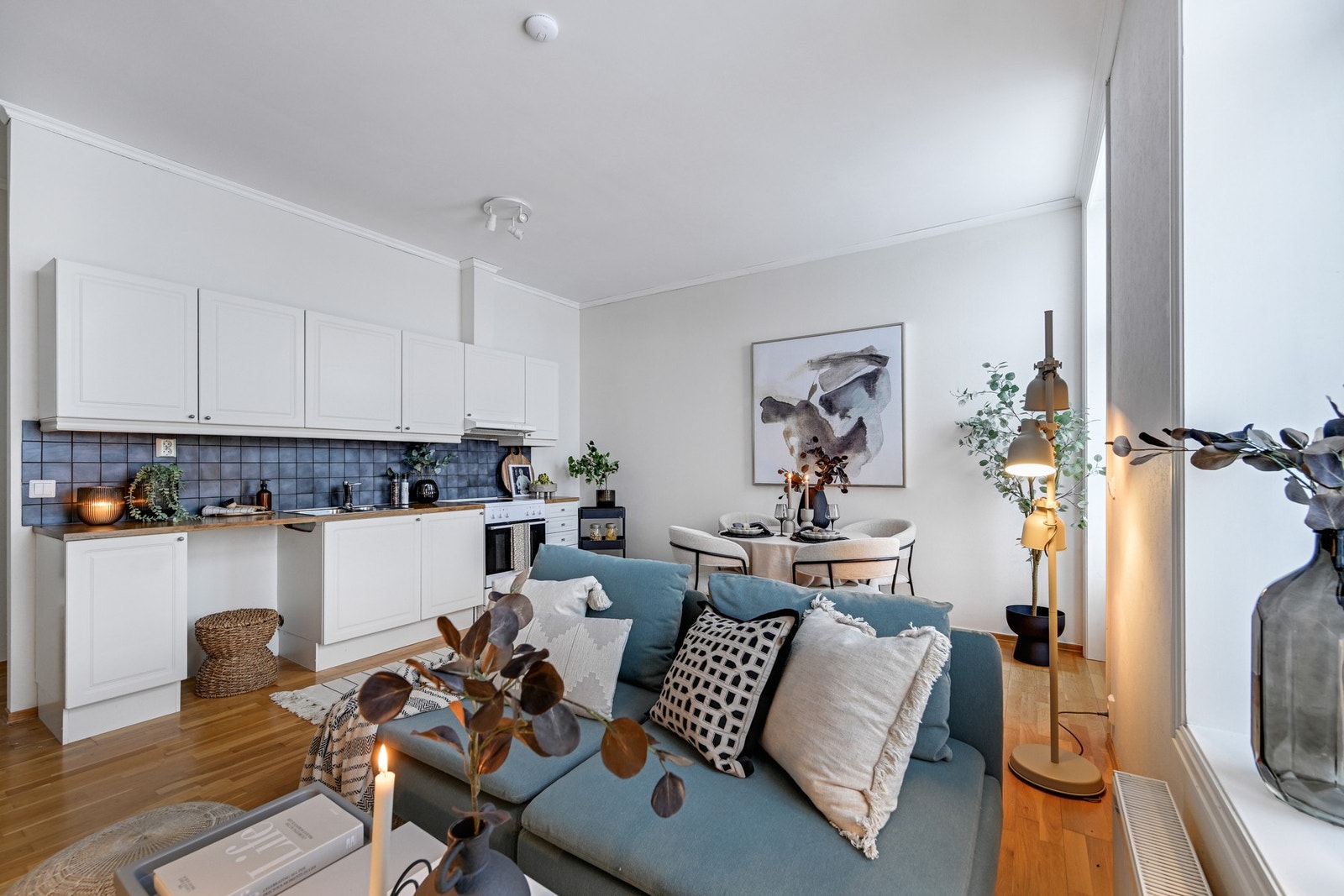 Fin plass til både salong og spisebord her Galleribilde