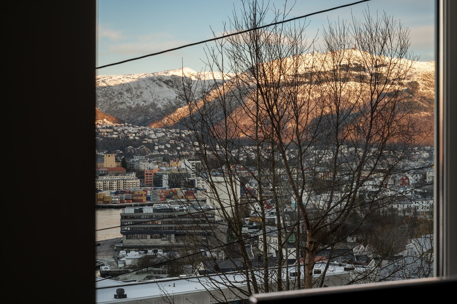 - Det er flere barnehager og skoler innen kort gangavstand fra boligen - Galleribilde