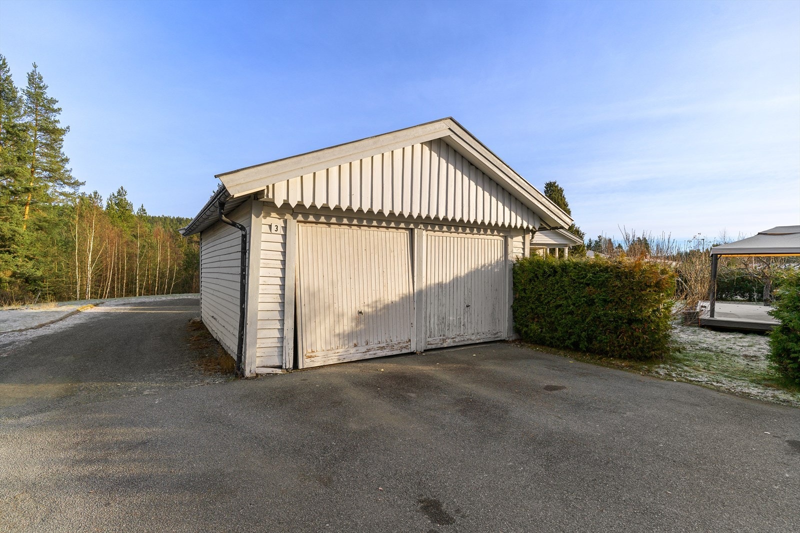 Eldre dobbelgarasje. Galleribilde