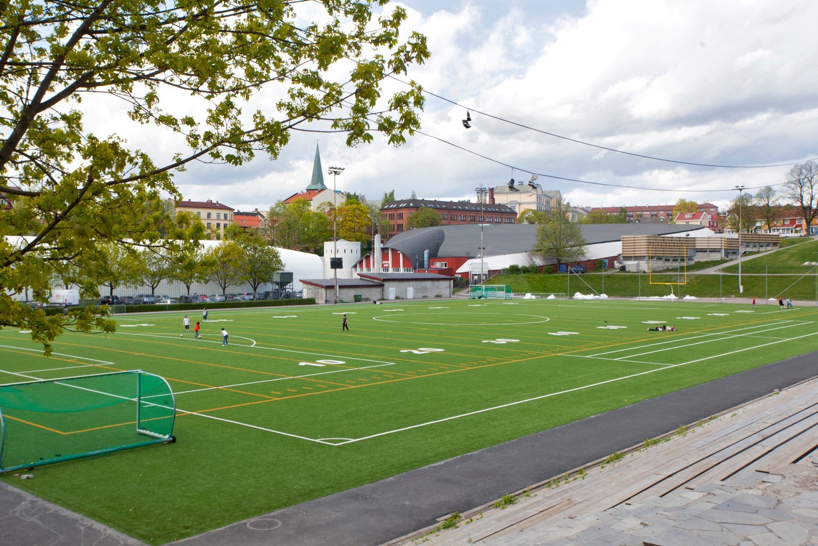 Jordal idrettspark gir gode muligheter for idrett og fritidsaktiviteter. Galleribilde