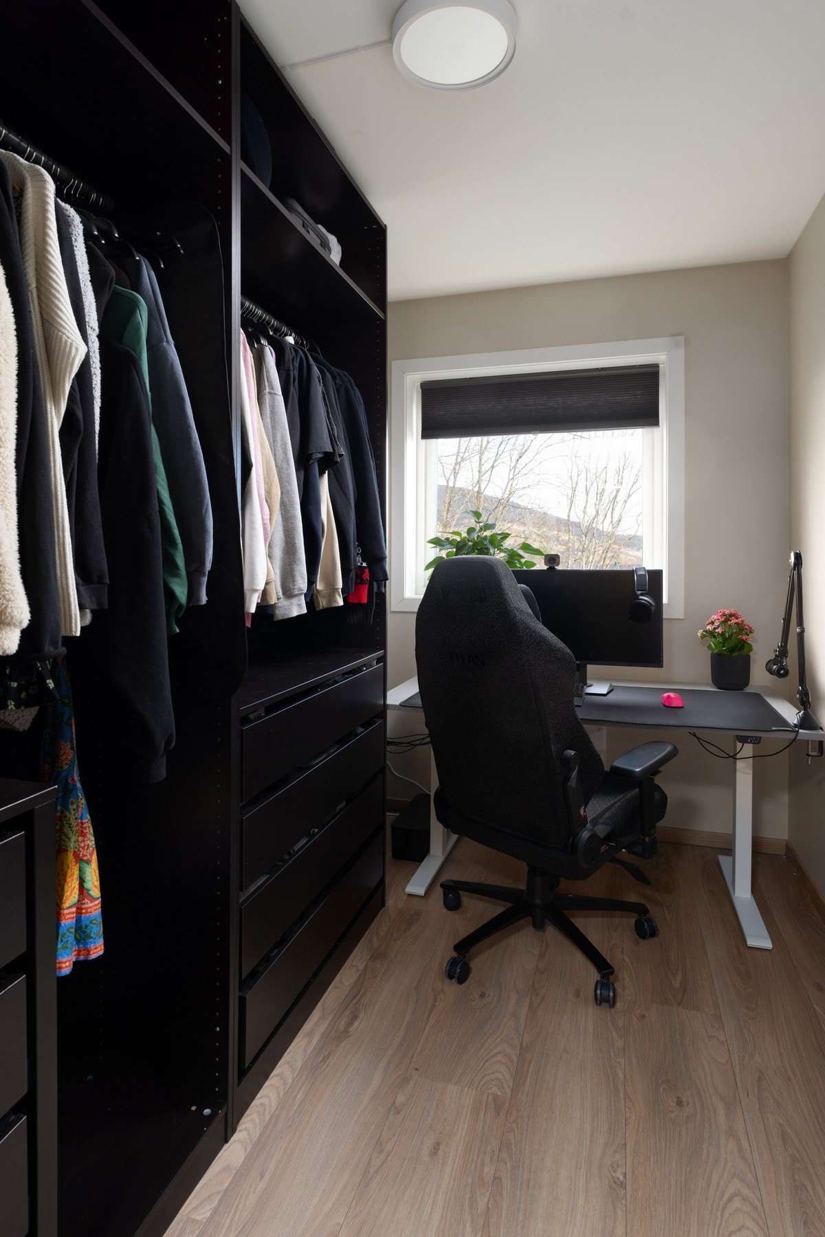 Soverom 2, selger bruker dette rommet som walk-in og kontor. Galleribilde