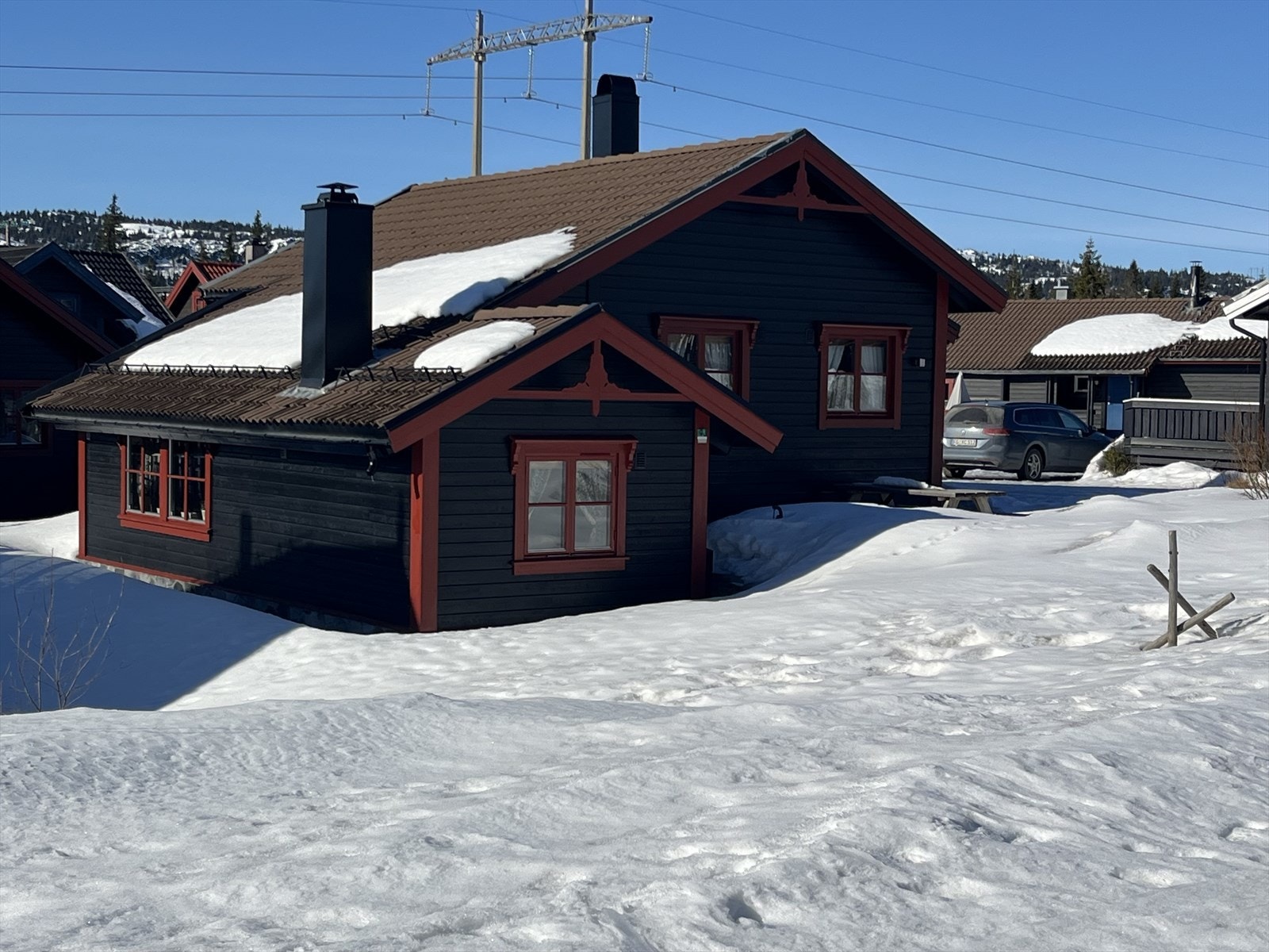 DNB Eiendom v/ Martin Sønsteli presenterer Fjellandsbyen 142 - en frittstående hytte med tilbygg. Galleribilde