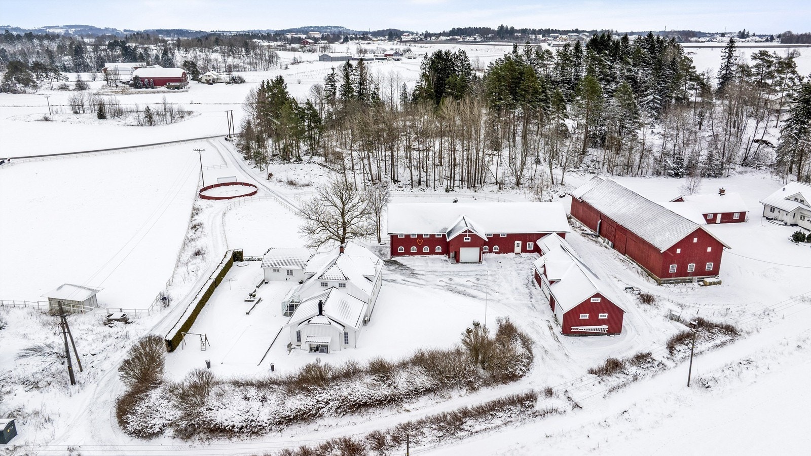 Velkommen til Åsrumveien 64 i Sandefjord! Galleribilde