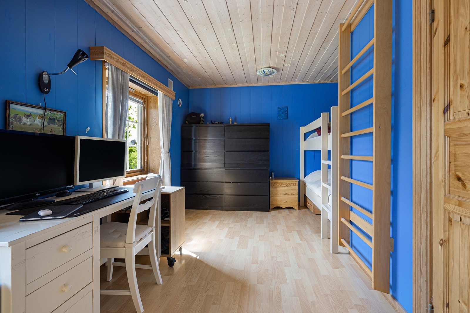 Dette kan med enkle grep tilbakestilles til to soverom, ved ønske og behov. Galleribilde