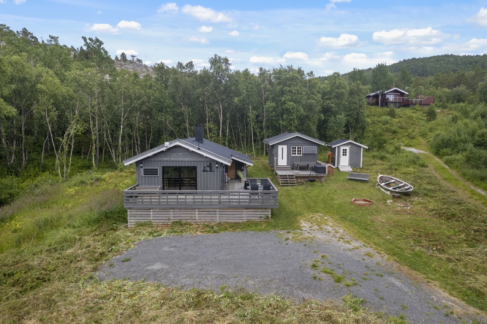 Velkommen til trivelige Trollstua i Lavangsnesveien 1160! Galleribilde