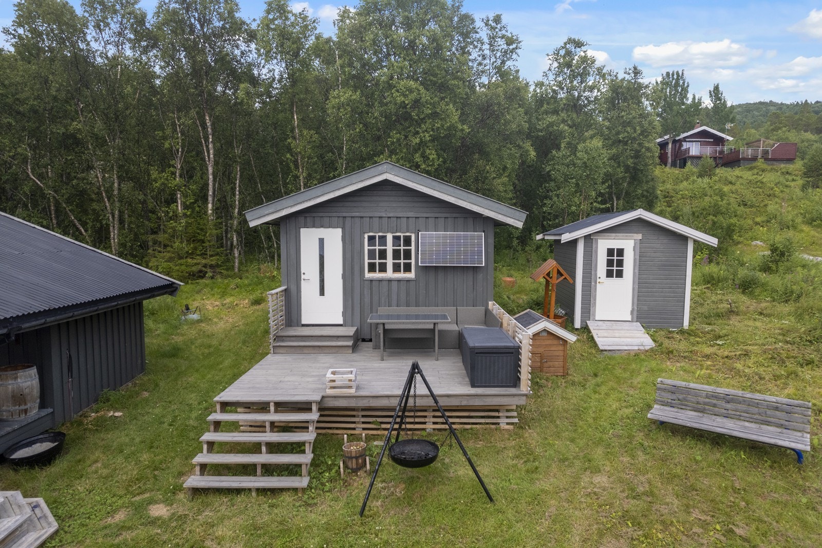 Trivelig anneks med soverom, toalettrom og stue. Gjenstår noe arbeid. Galleribilde