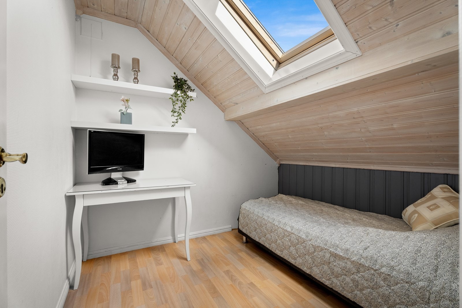 Soverom nr. 5. Galleribilde