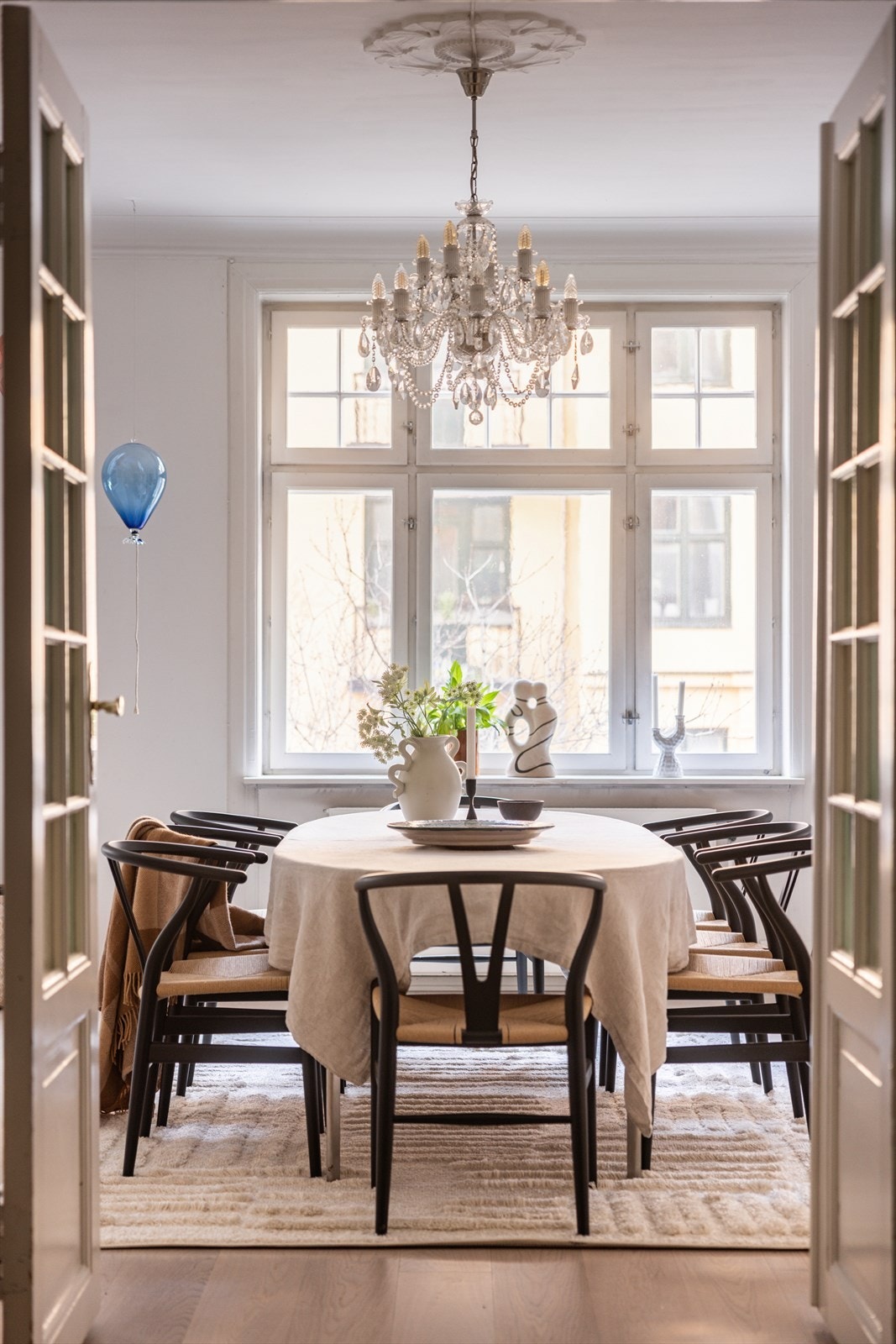 Spisestuen sett fra hallen Galleribilde