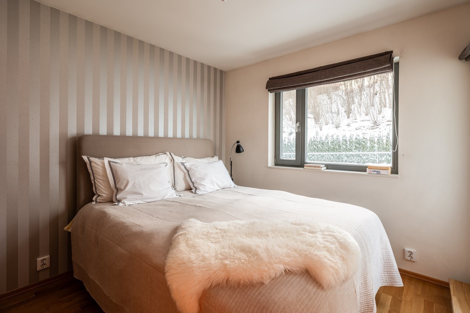 Boligen har tre soverom samlet i 2. etasje, alle i gode størrelser. Galleribilde