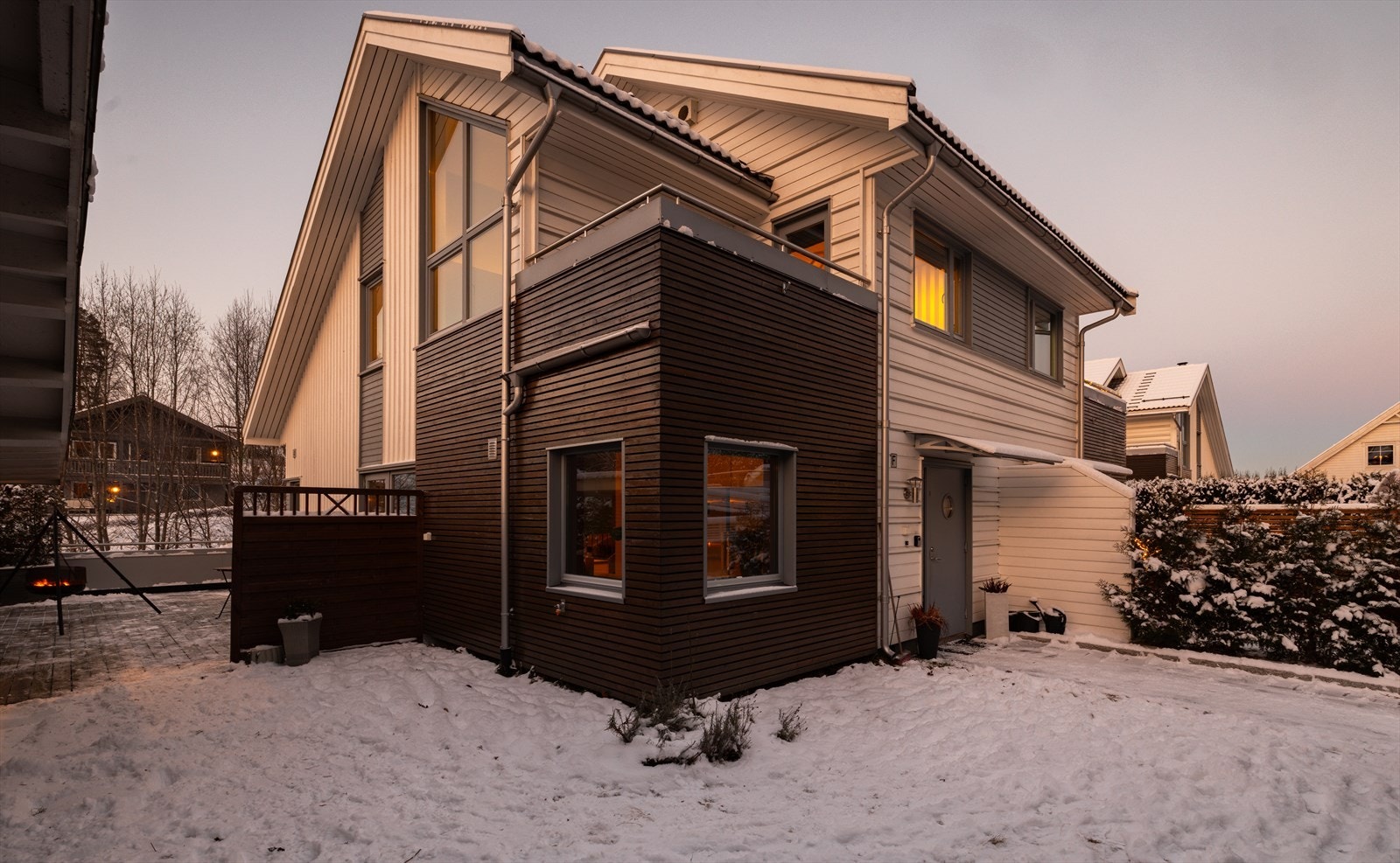 Velkommen til Øgårdsveien 41F, presentert av Alexander Fossum i Nordvik Asker. (Foto: Joakim Karlsen). Galleribilde