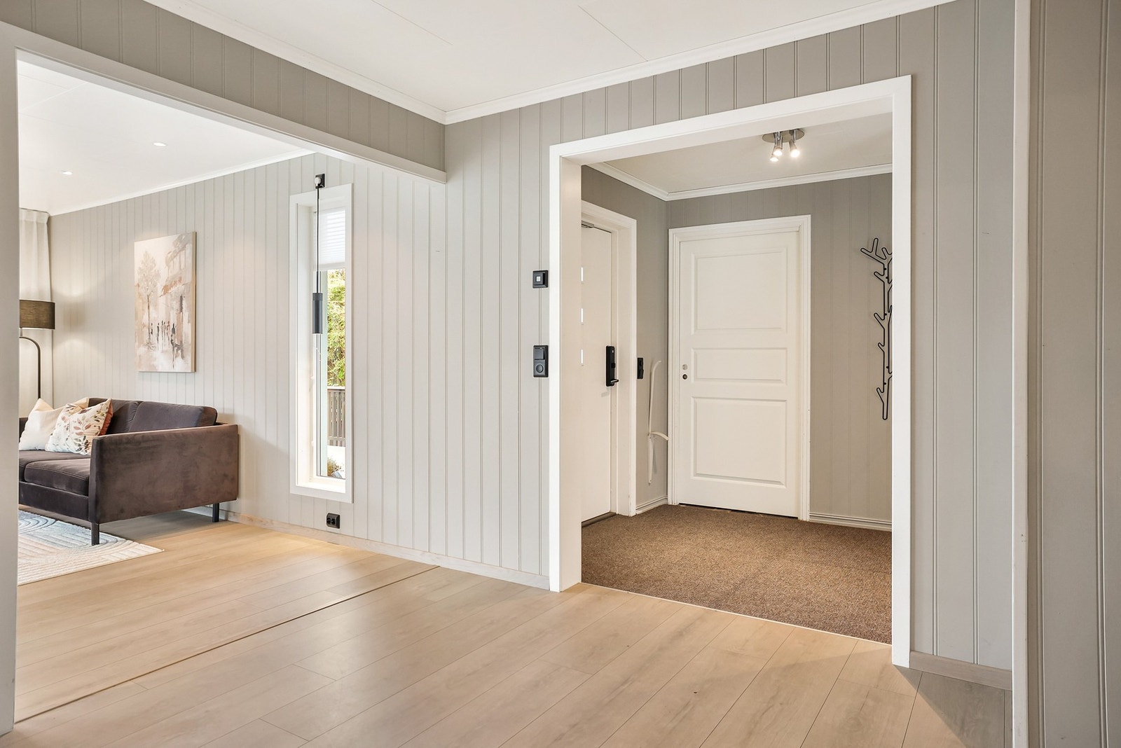 Gang som leder til boligens øvrige rom Galleribilde