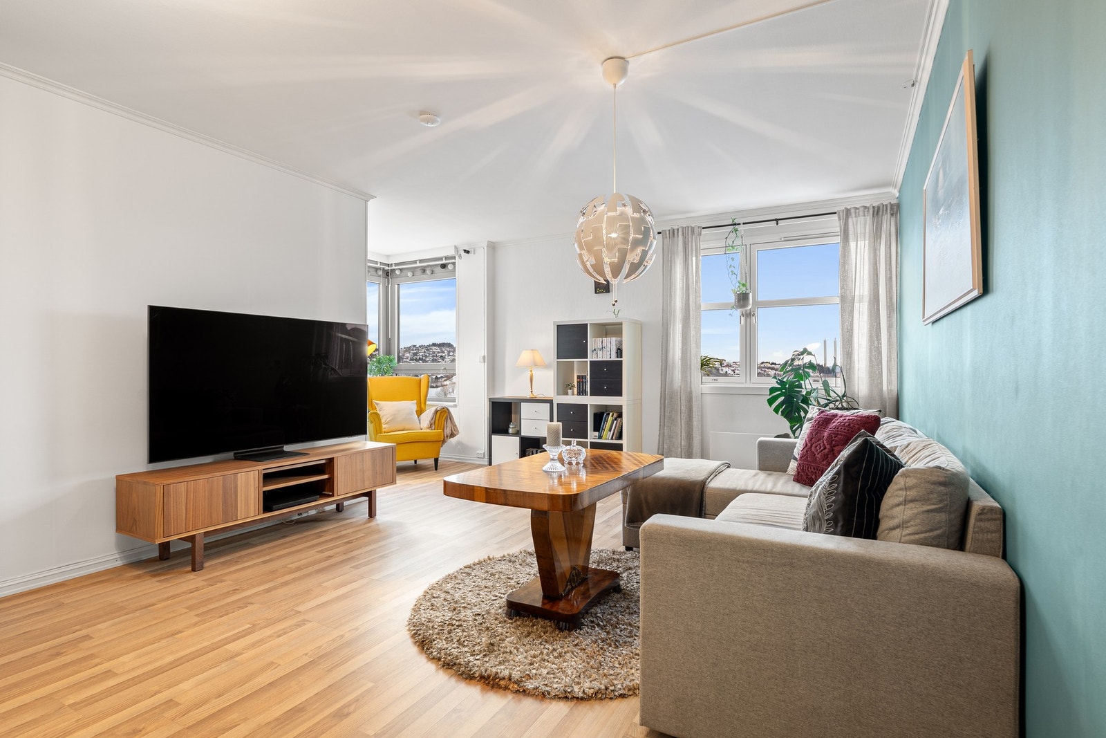 EiendomsMegler 1 ved Kristoffer Singsaas Strøm har gleden av å presentere Storflata 1. Foto: Ekaterina Krokstad (Krokstad & Nervik) Galleribilde