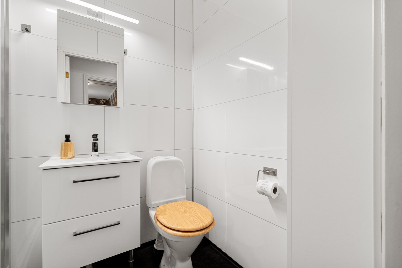 Baderomsinnredningen ble skiftet ut i 2022. Galleribilde