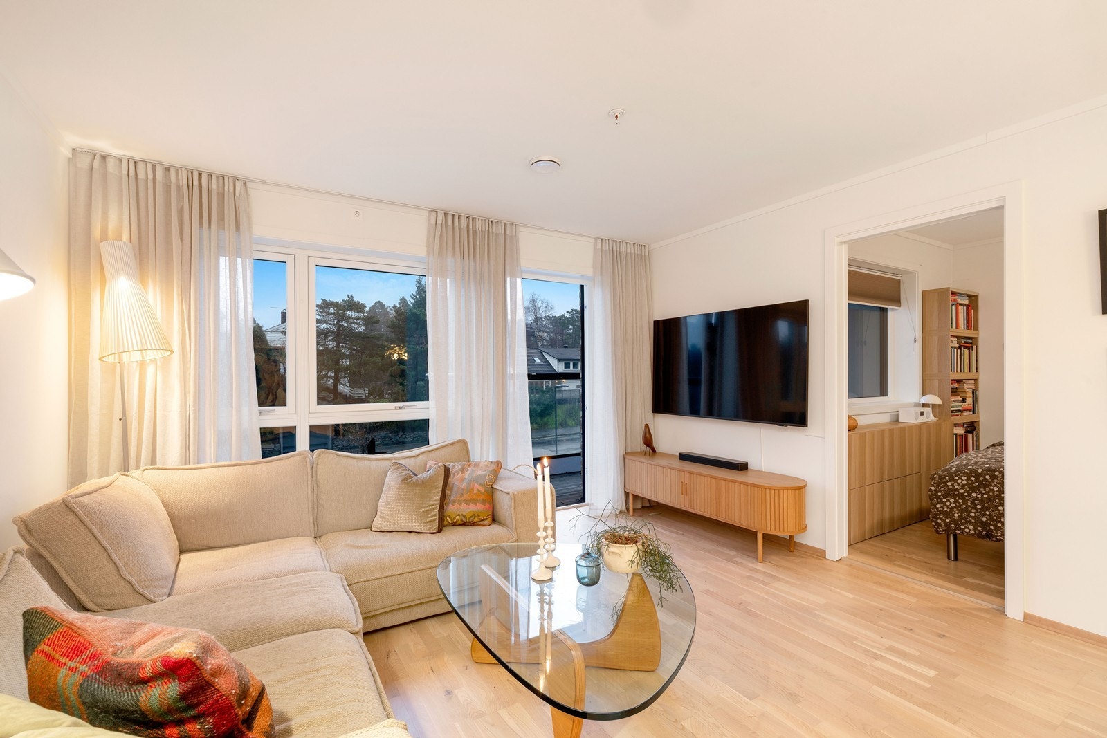 Stue med plass til sofagruppe Galleribilde