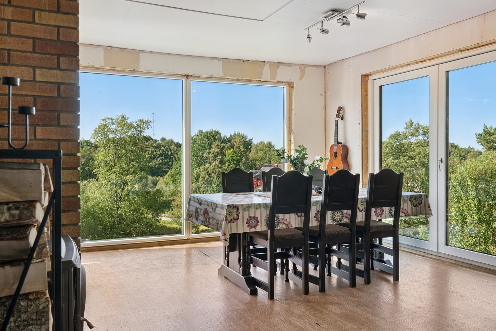 Et renoveringsobjekt i vakre omgivelser, bad fra 2010, Solrik terrasse på 25 m², Garasje og 3 soverom Galleribilde