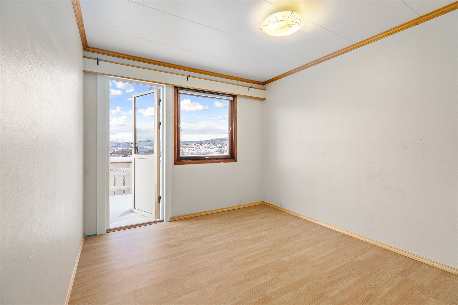 Soverom 1 med utgang til balkong Galleribilde