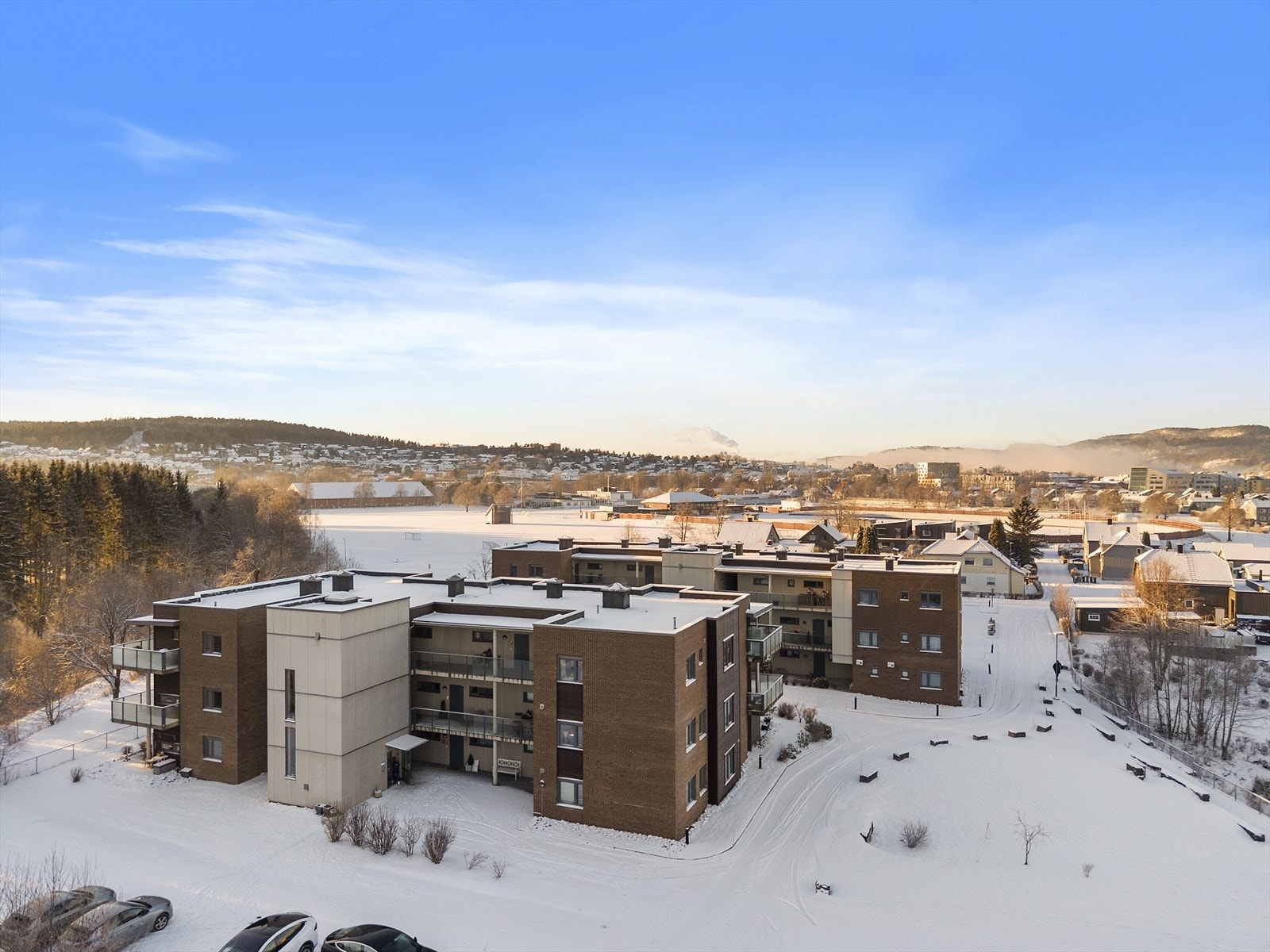 Kort vei til matbutikk, samt Hovenga-senteret Galleribilde