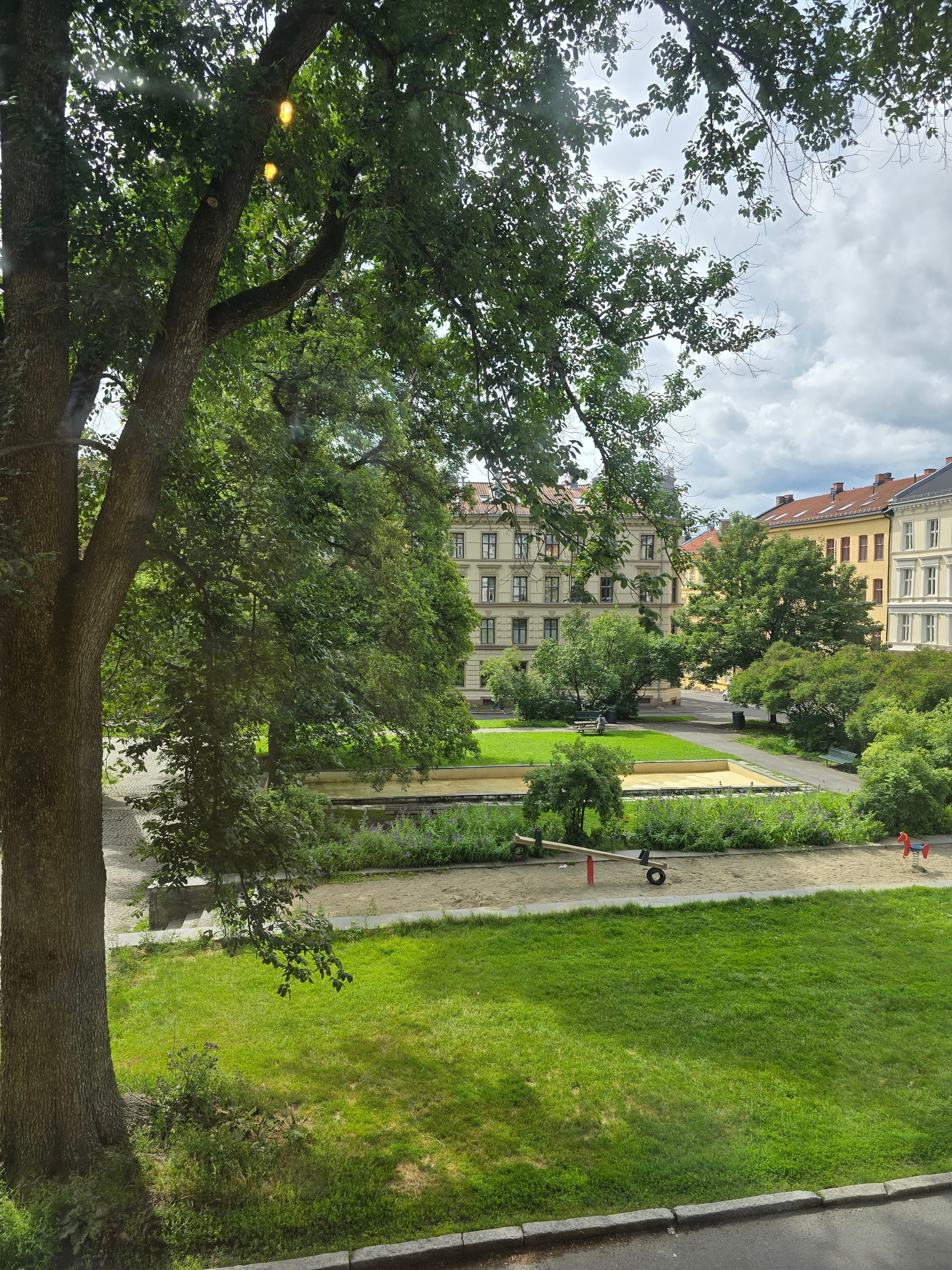 Parken rett utenfor Galleribilde