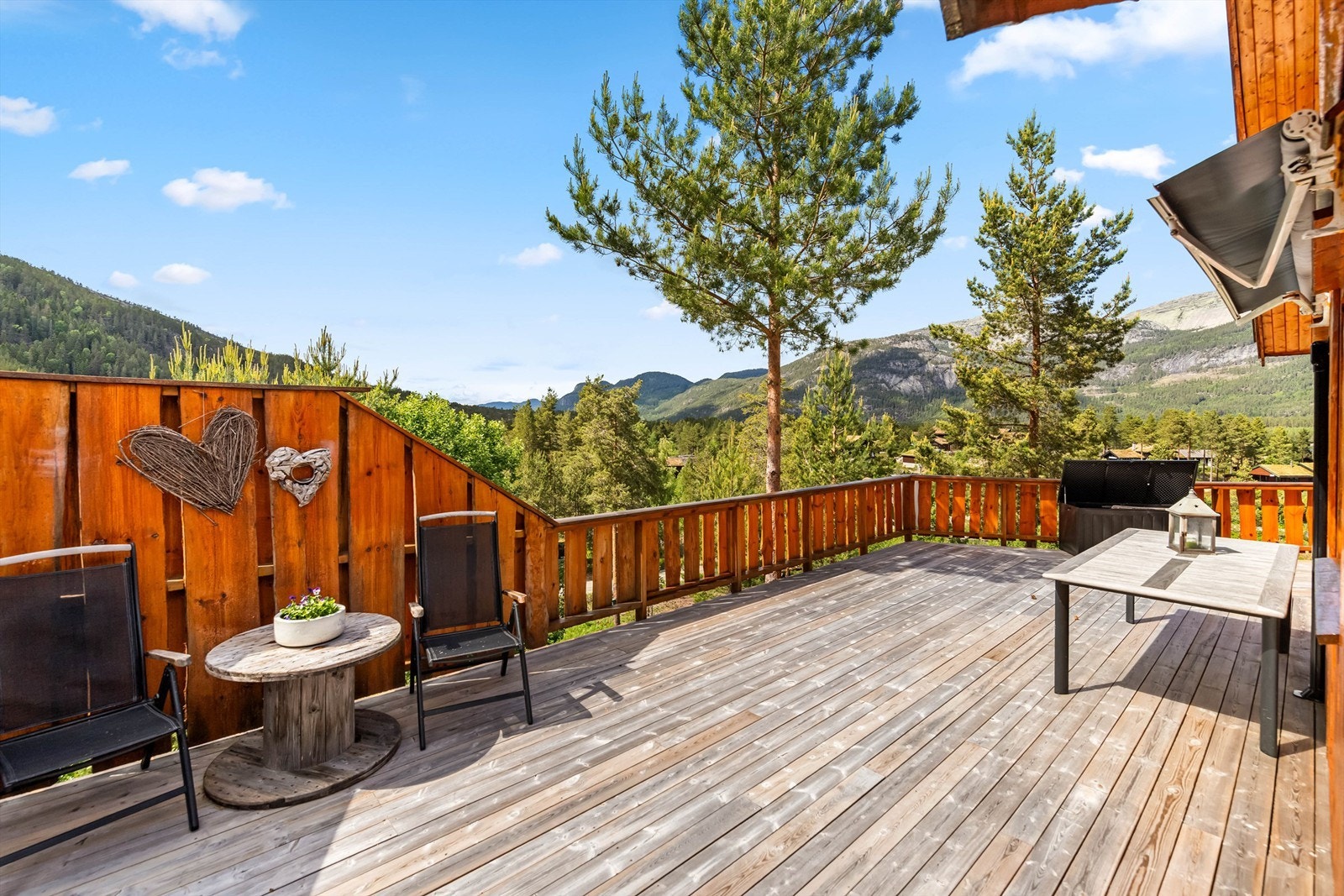 Usjenert og fint beliggende innerst i blindvei Galleribilde