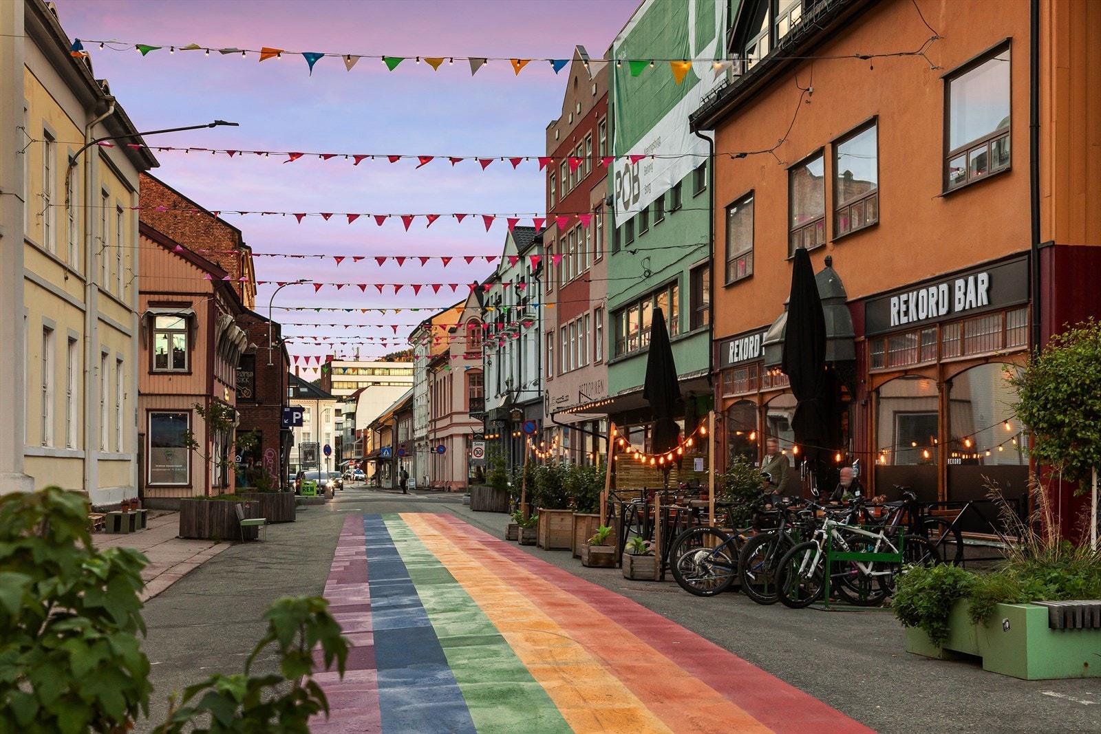 Leiligheten har en supersentral beliggenhet med tog, spennende restauranter, cafeer og butikker i nærheten. Galleribilde